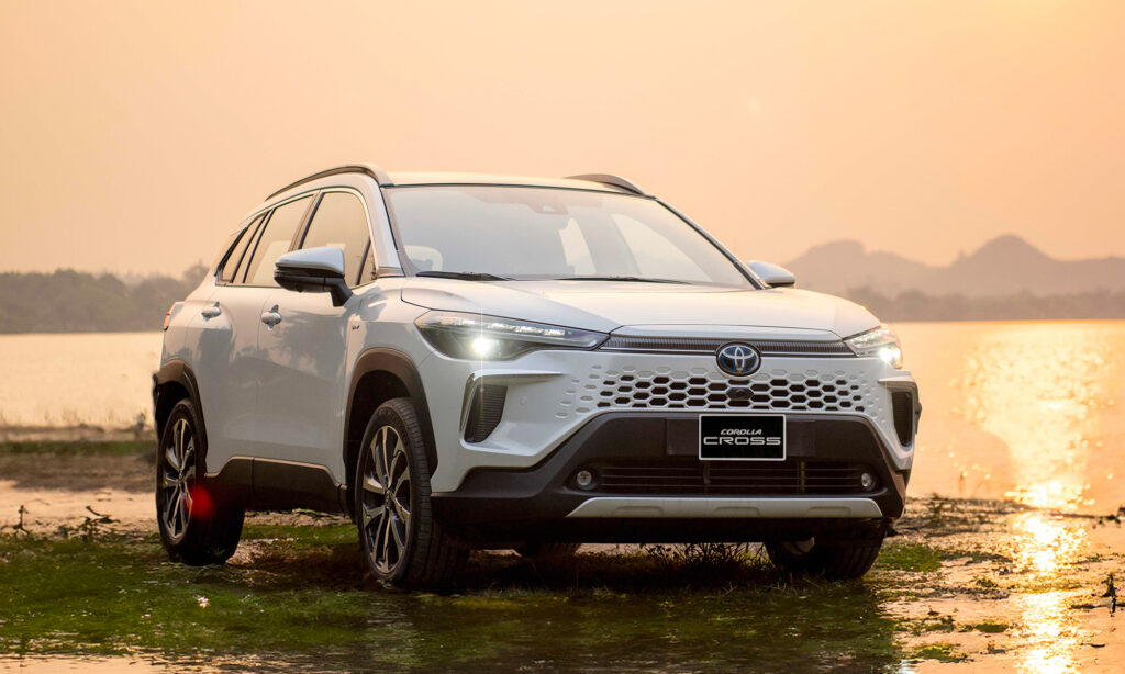 màn hình android 9 inch cho Toyota Cross