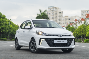 camera hành trình gương chiếu hậu hyundai i10