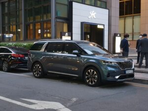 Camera hành trình gương chiếu hậu Kia Carnival