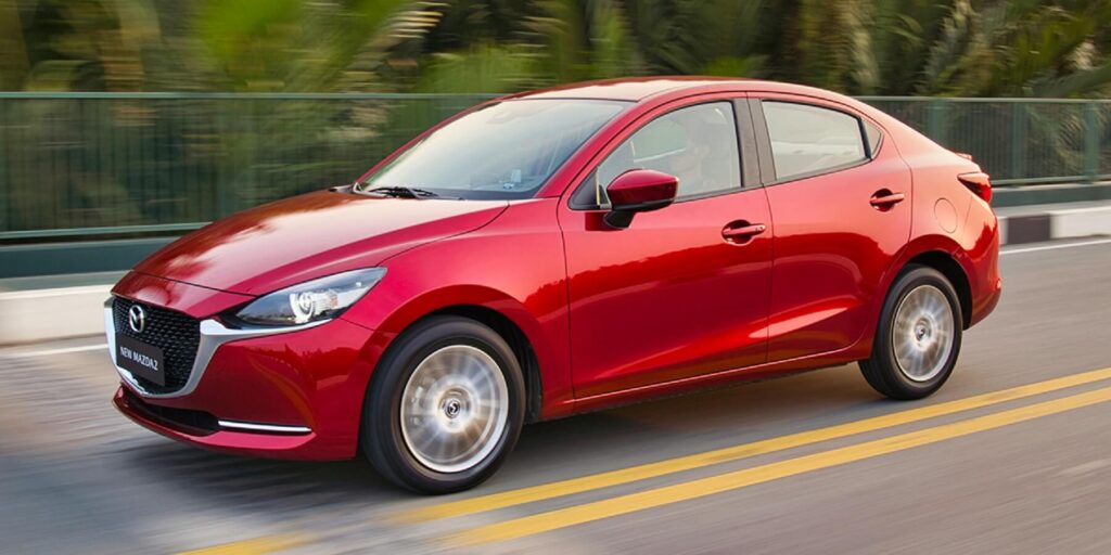 camera hành trình gương chiếu hậu điện tử Mazda 2